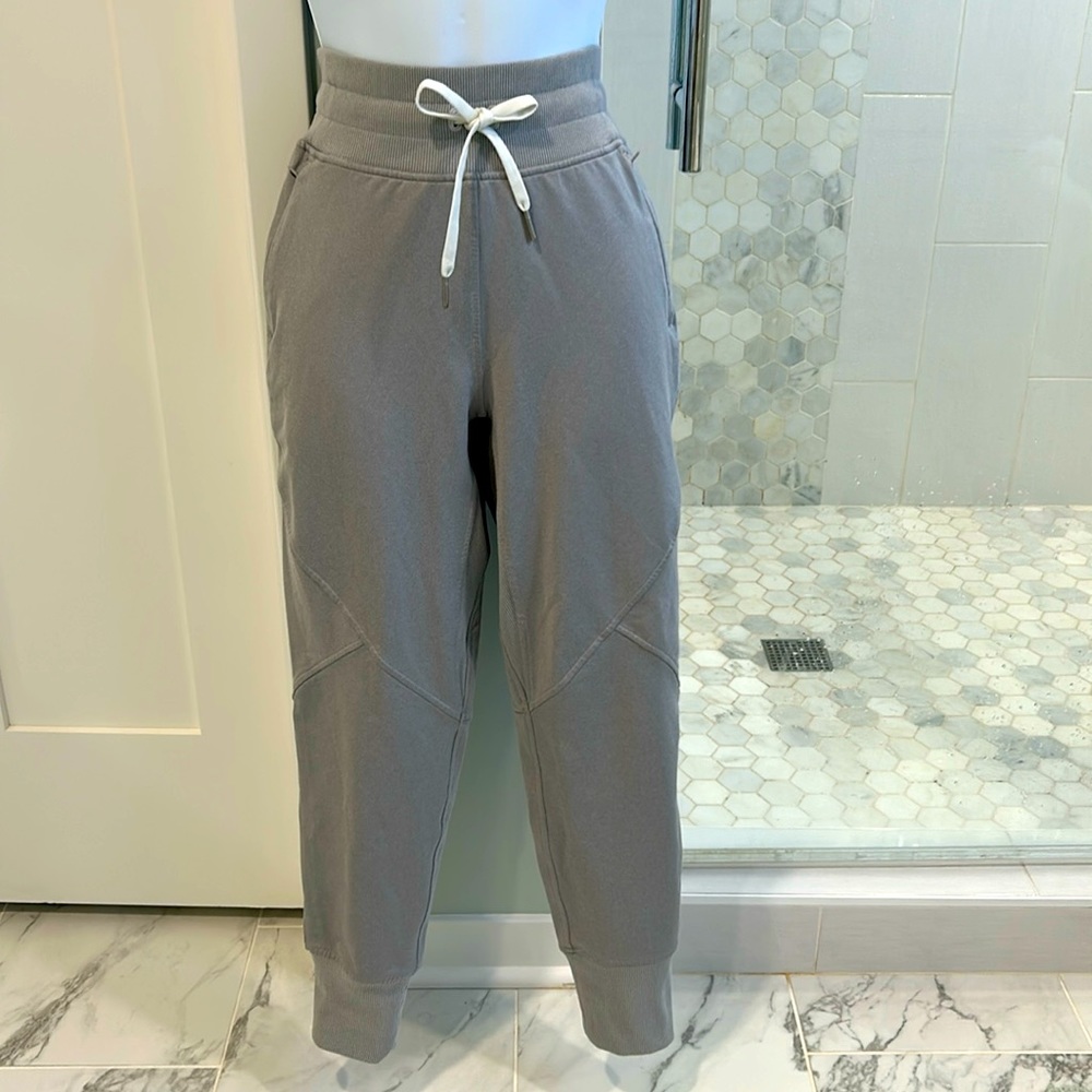 Lululemon joggers!